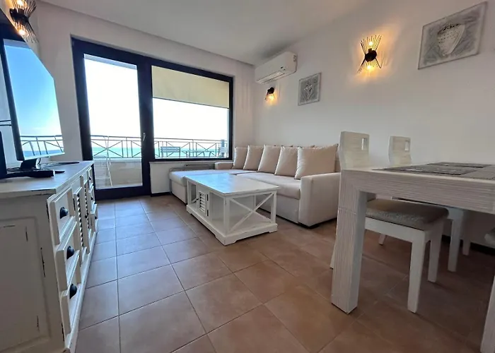 Golden Sands - Sirena 6a Apartment *